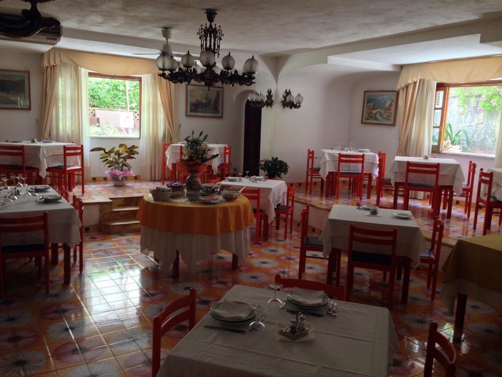 איסקיה Hotel Villa Hermosa מראה חיצוני תמונה